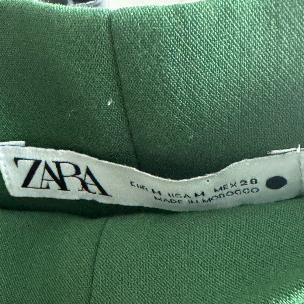 Size M, Zara brand, color Green.